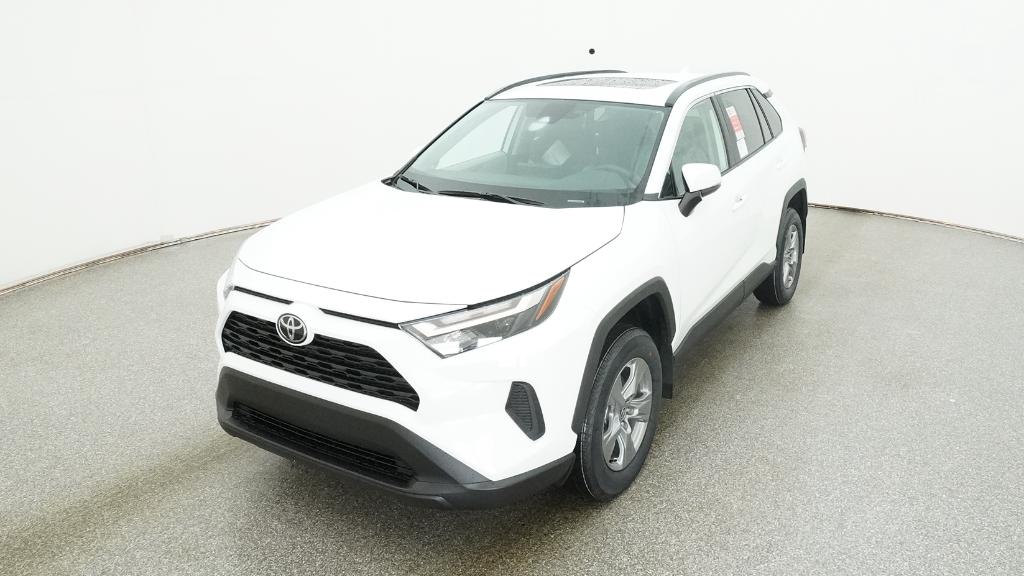 2025 Toyota RAV4 XLE photo 4