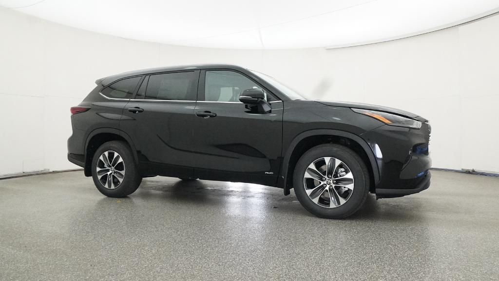2026 Toyota Highlander Hybrid XLE photo 3