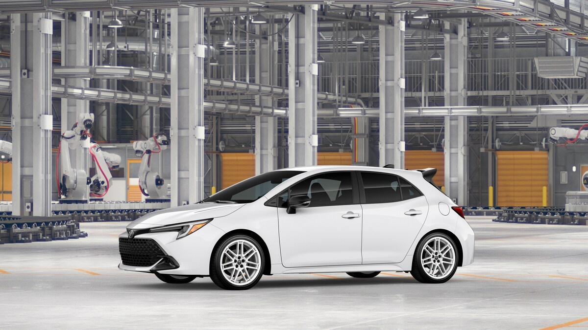 2026 Toyota Corolla SE photo 2