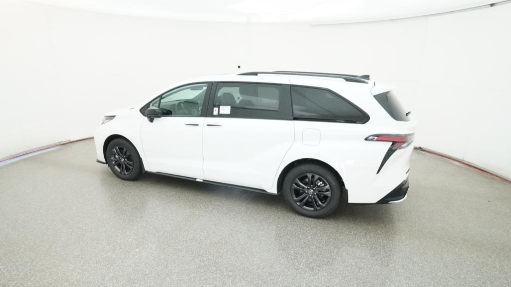 2025 Toyota Sienna XSE photo 3