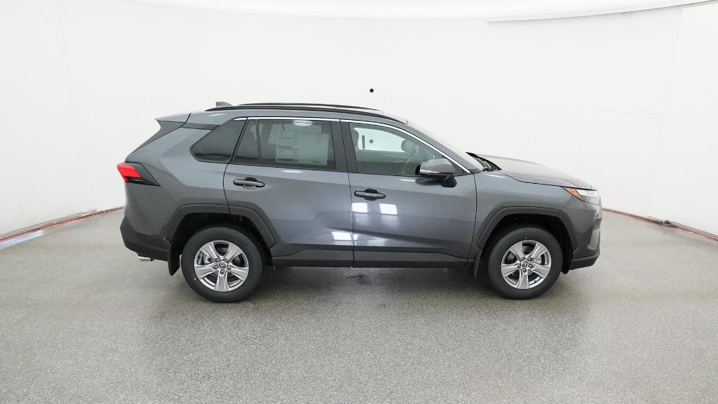 2025 Toyota RAV4 XLE photo 2