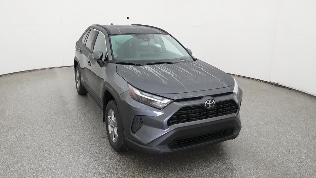 2025 Toyota RAV4 Hybrid XLE photo 2