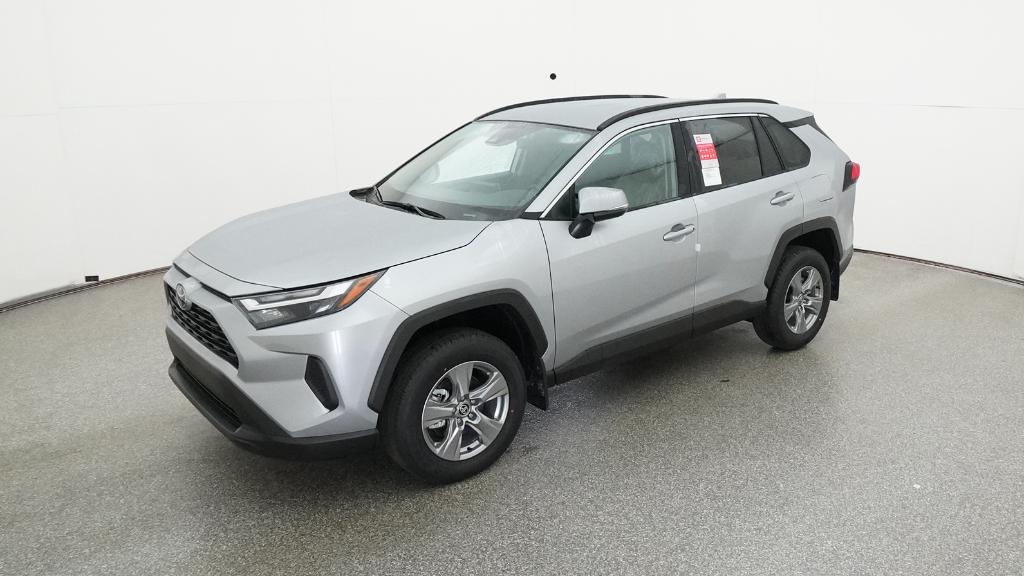 2025 Toyota RAV4 XLE's photo