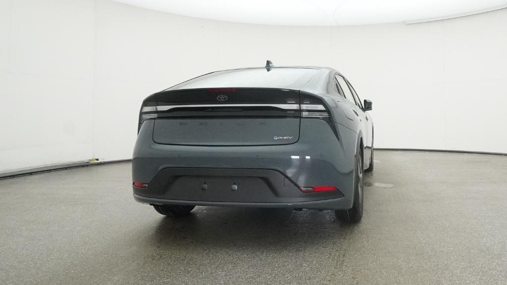 2026 Toyota Prius Plug-in Hybrid SE - Photo 9