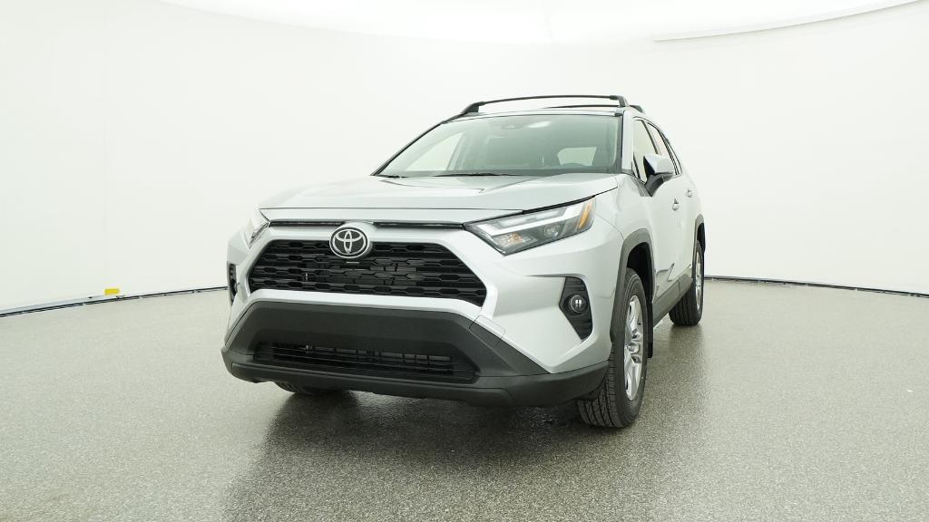 2025 Toyota RAV4 Hybrid XLE photo 4