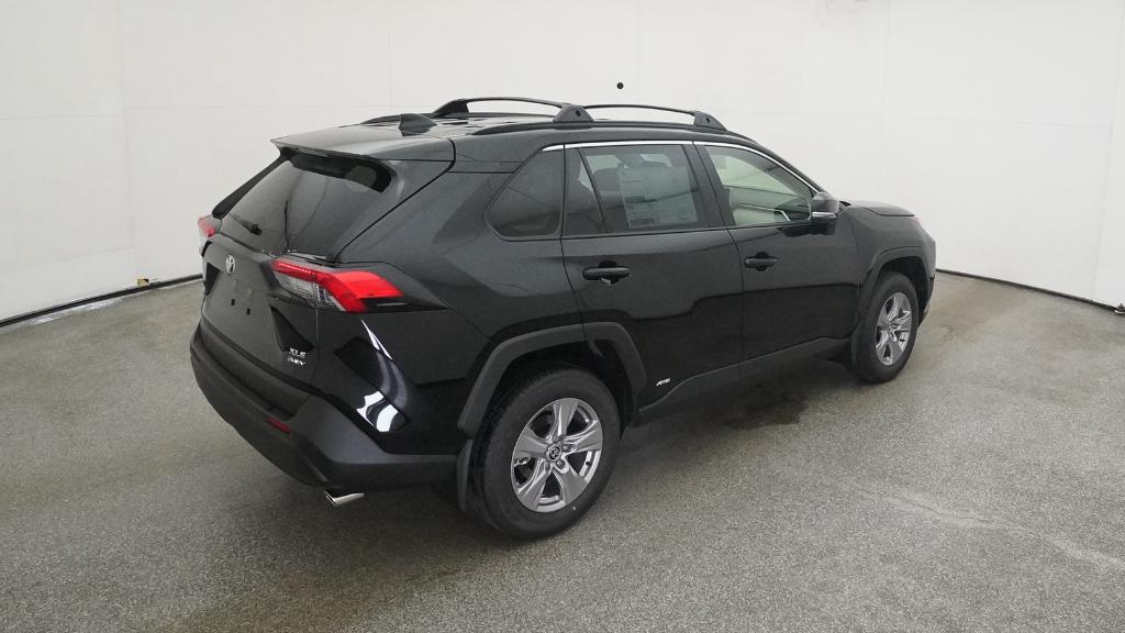 2025 Toyota RAV4 Hybrid XLE photo 2