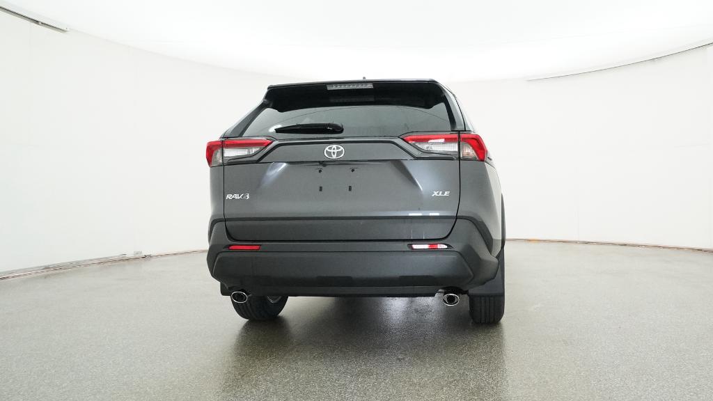 2025 Toyota RAV4 XLE photo 4