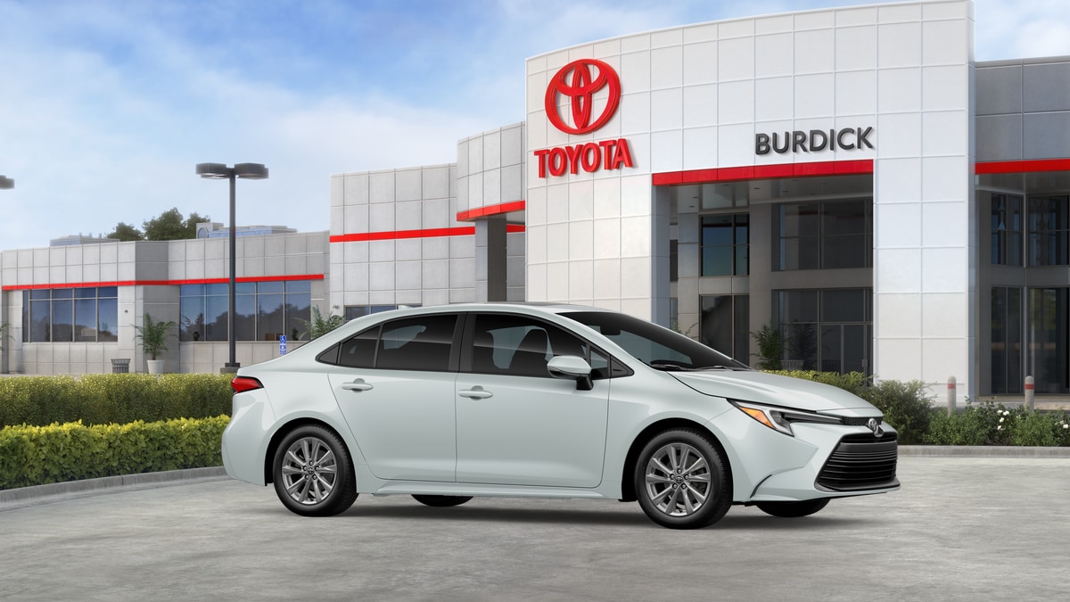 2026 Toyota Corolla XLE - Photo 13