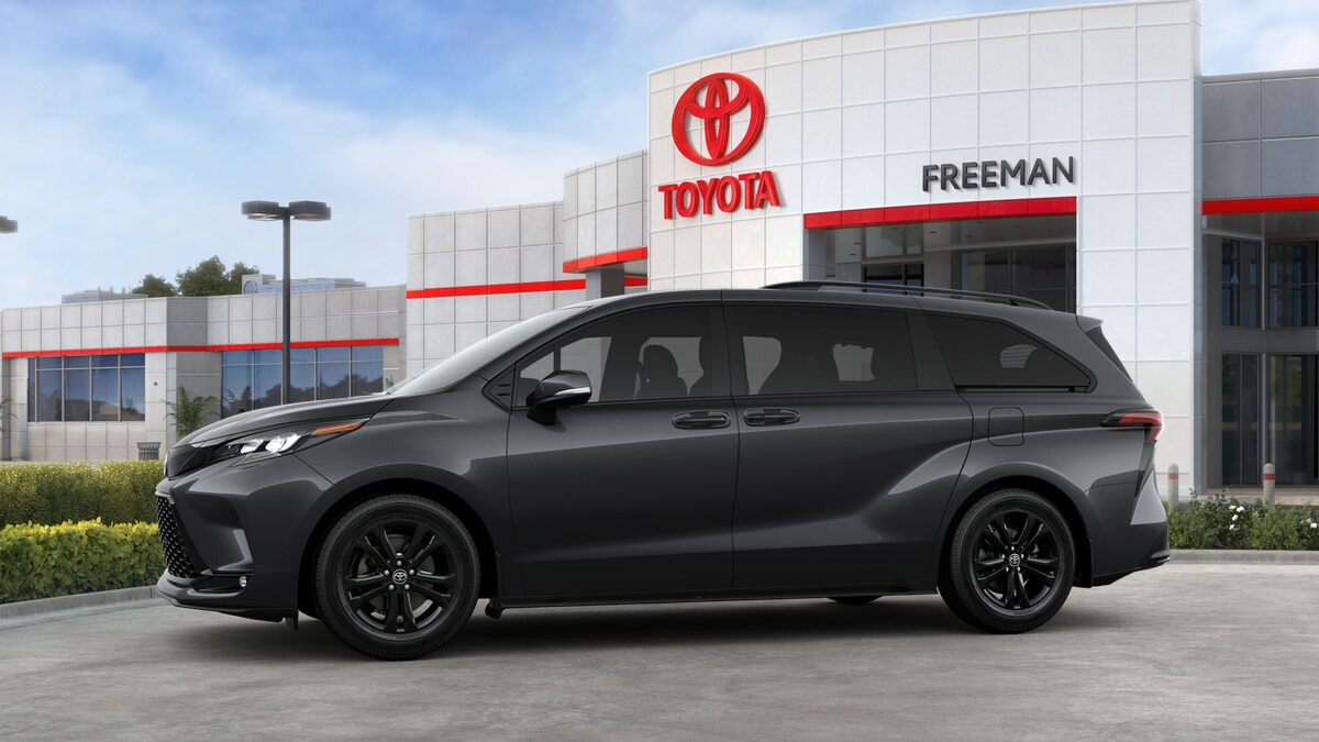 2025 Toyota Sienna XSE photo 3