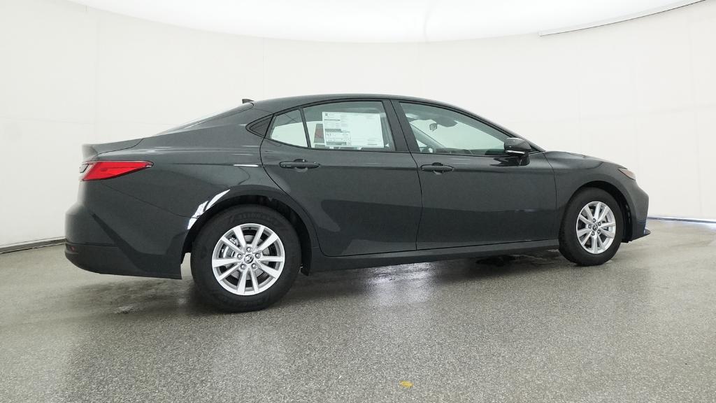 2026 Toyota Camry LE photo 3