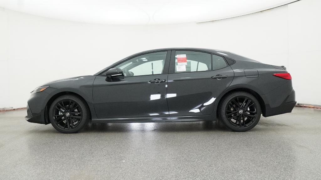 2026 Toyota Camry SE photo 4