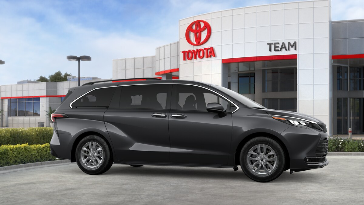 2025 Toyota Sienna XLE - Photo 48