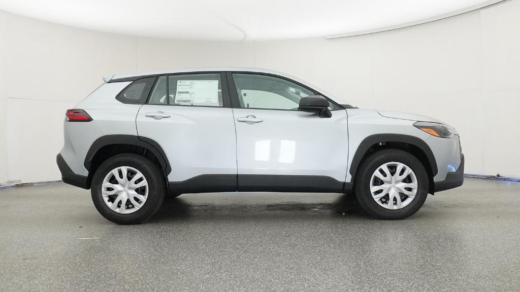 2026 Toyota Corolla Cross L photo 3