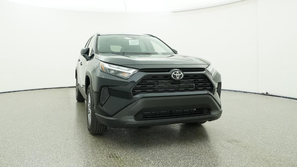 2025 Toyota RAV4 Hybrid LE photo 3