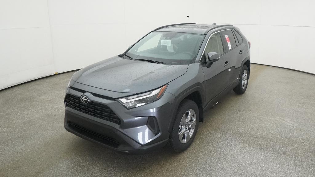 2025 Toyota RAV4 Hybrid XLE photo 2