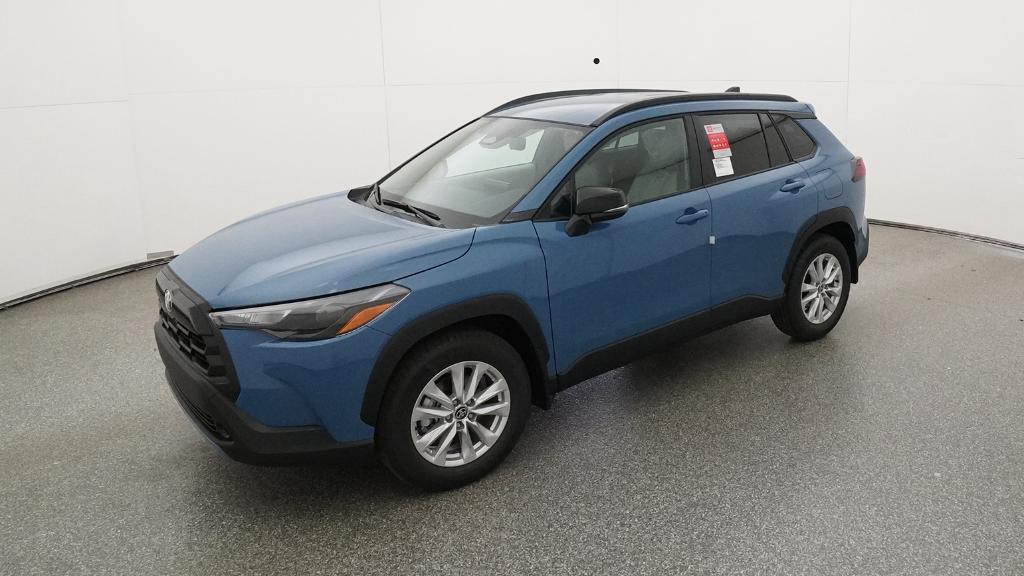 2026 Toyota Corolla Cross LE's photo