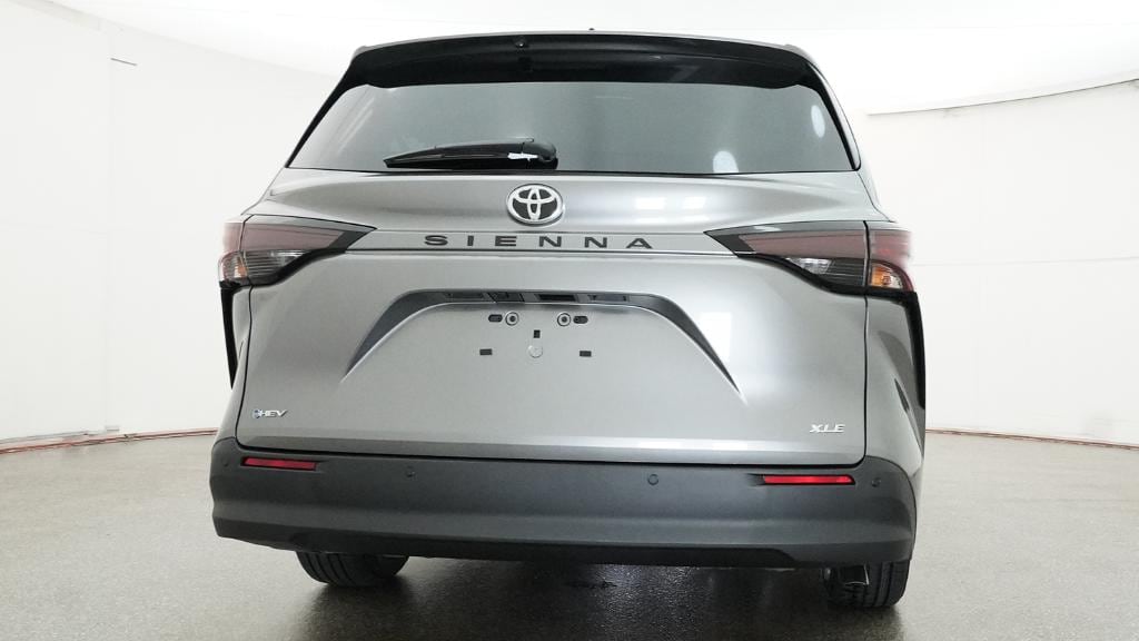 New 2026 Toyota Sienna XLE 8 PASSENGER