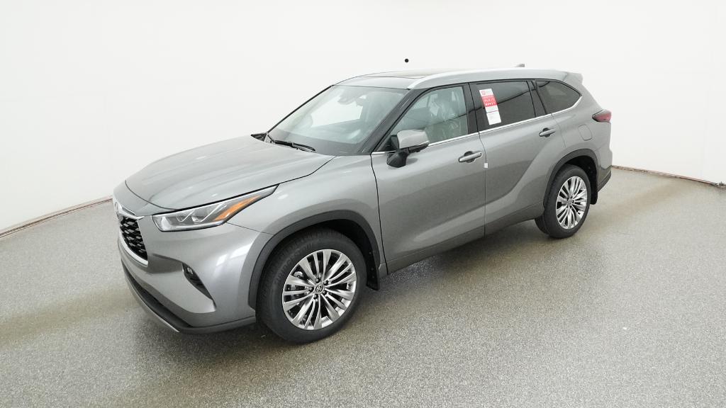 2026 Toyota Highlander Platinum's photo