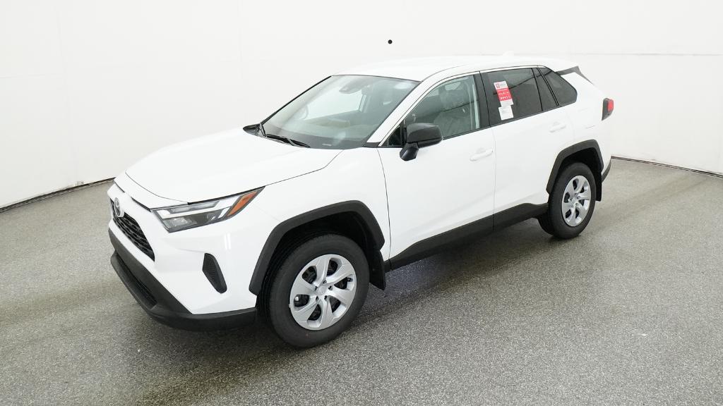 2025 Toyota RAV4 LE's photo