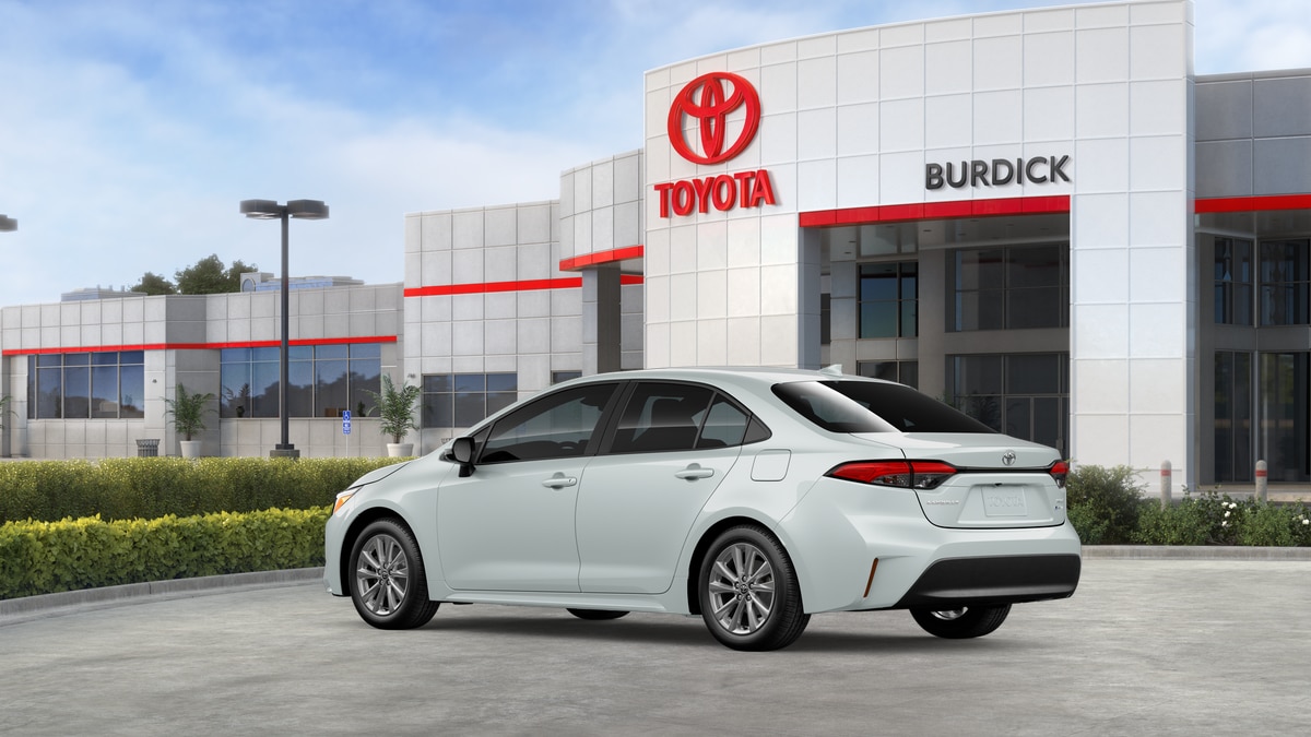 2026 Toyota Corolla XLE - Photo 6