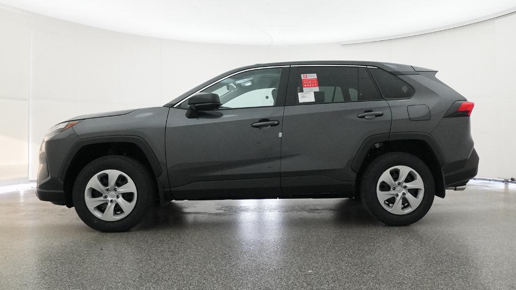 2025 Toyota RAV4 LE photo 4
