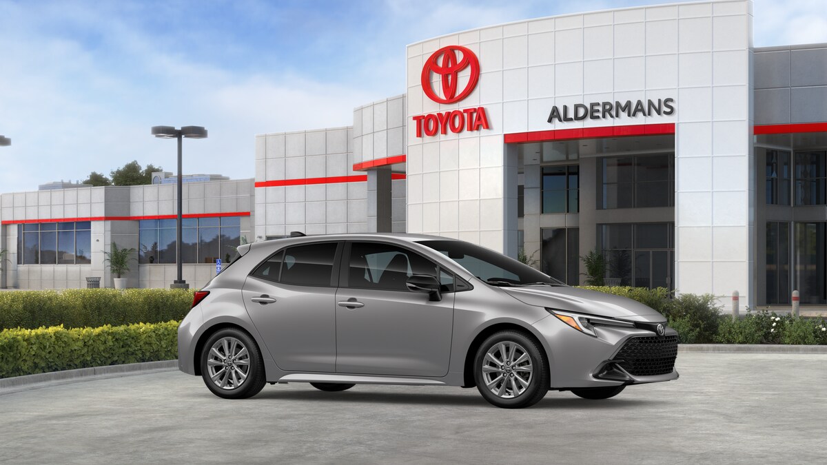 2026 Toyota Corolla Hatchback SE - Photo 13