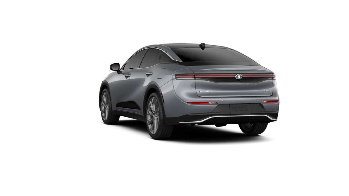 2026 Toyota Crown Limited - Photo 7