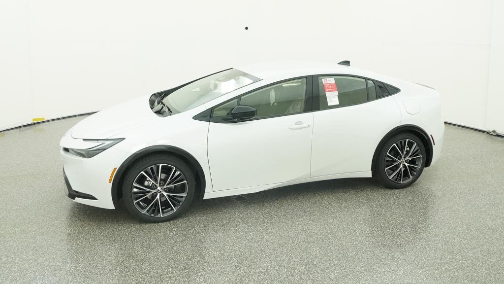 2026 Toyota Prius XLE photo 2