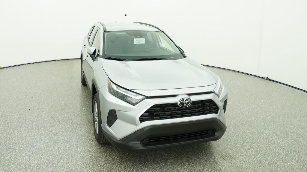 2025 Toyota RAV4 Hybrid XLE photo 2
