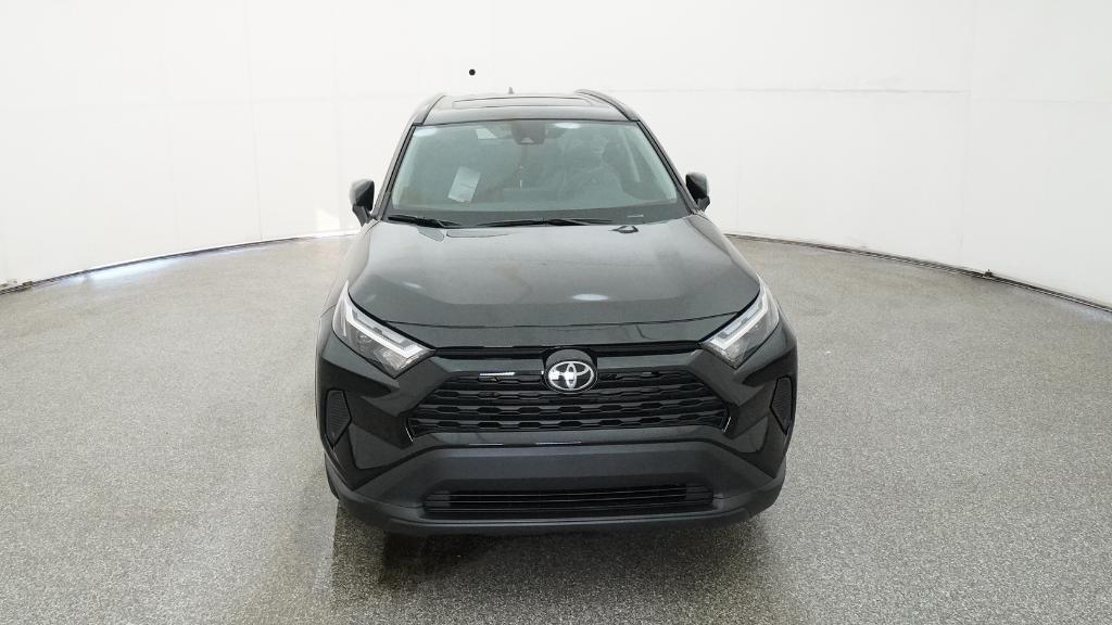 2025 Toyota RAV4 XLE photo 2