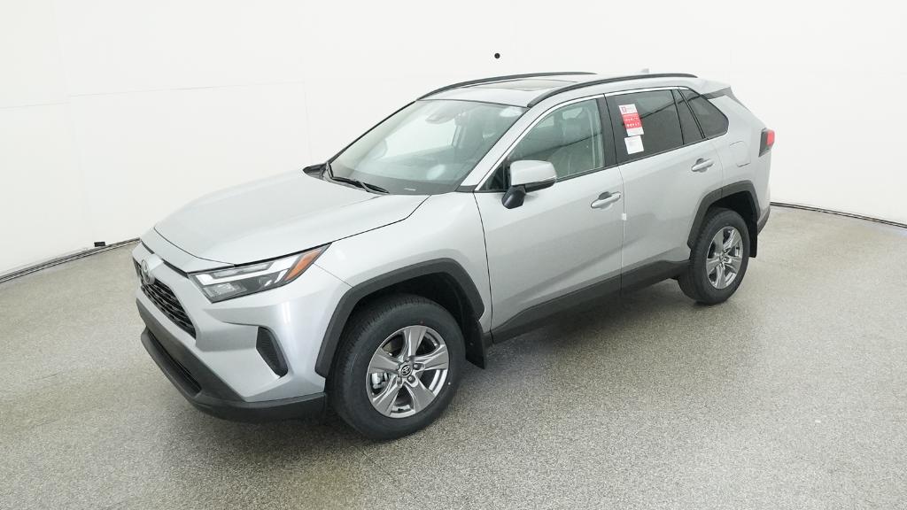 2025 Toyota RAV4 XLE's photo