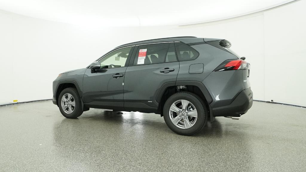 2025 Toyota RAV4 Hybrid XLE photo 4