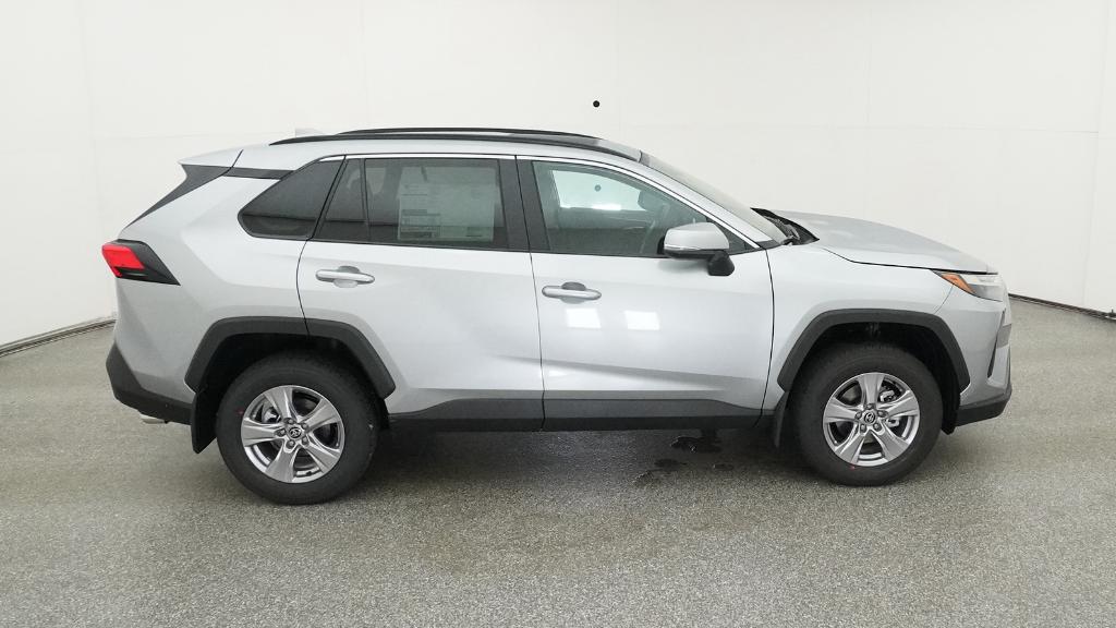 2025 Toyota RAV4 XLE photo 2