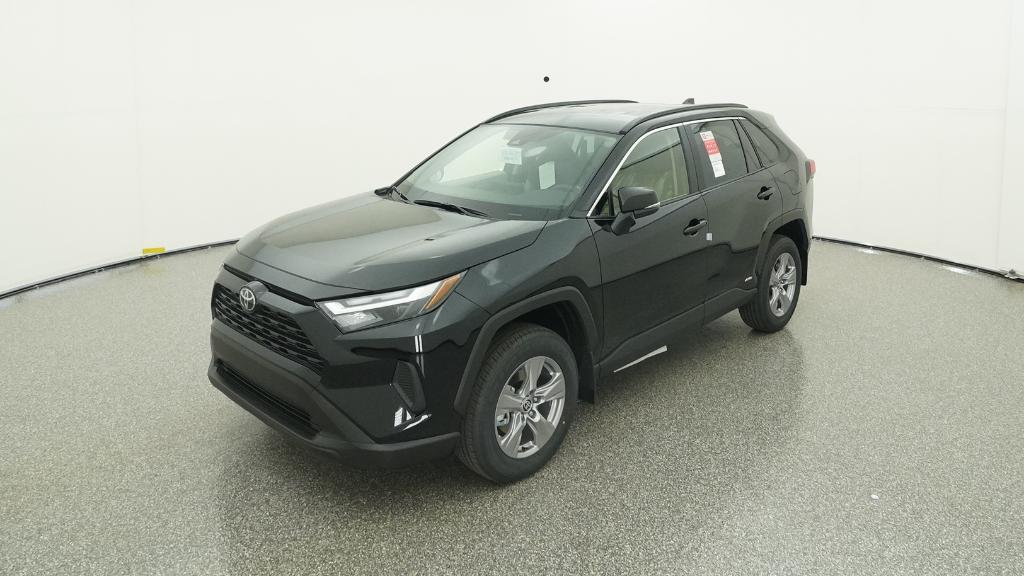 2025 Toyota RAV4 Hybrid XLE photo 2