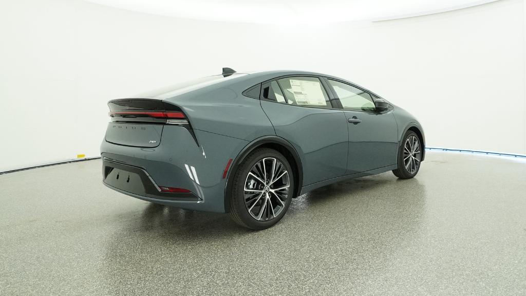 2026 Toyota Prius XLE photo 3