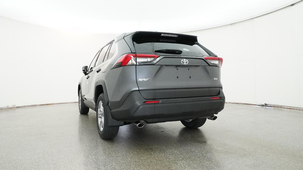 2025 Toyota RAV4 XLE photo 3