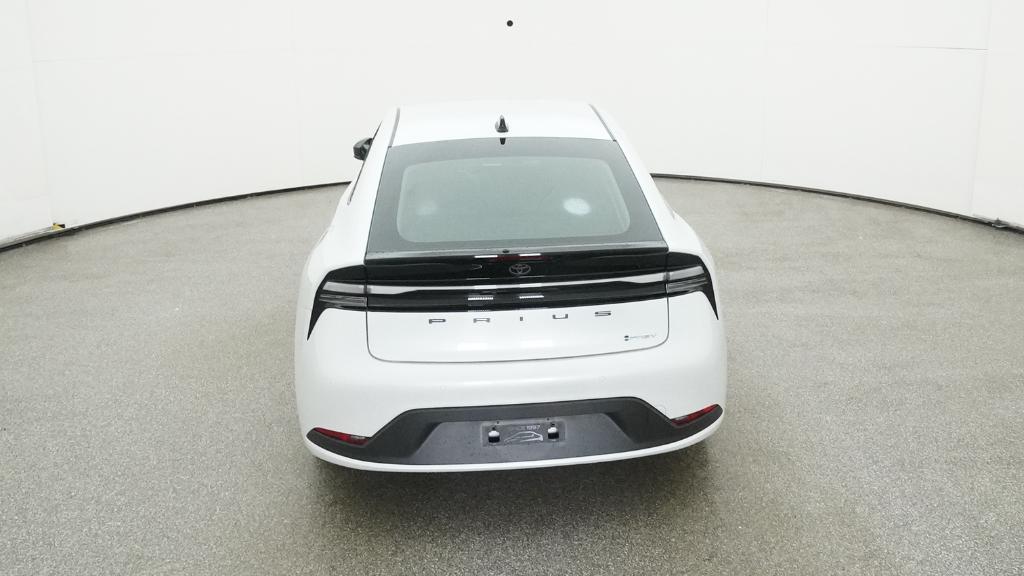 2026 Toyota Prius Plug-in Hybrid SE - Photo 12