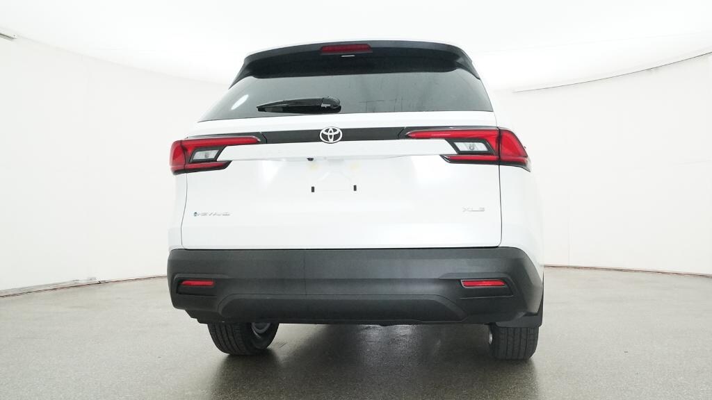 New 2026 Toyota Grand Highlander Hybrid XLE SUV