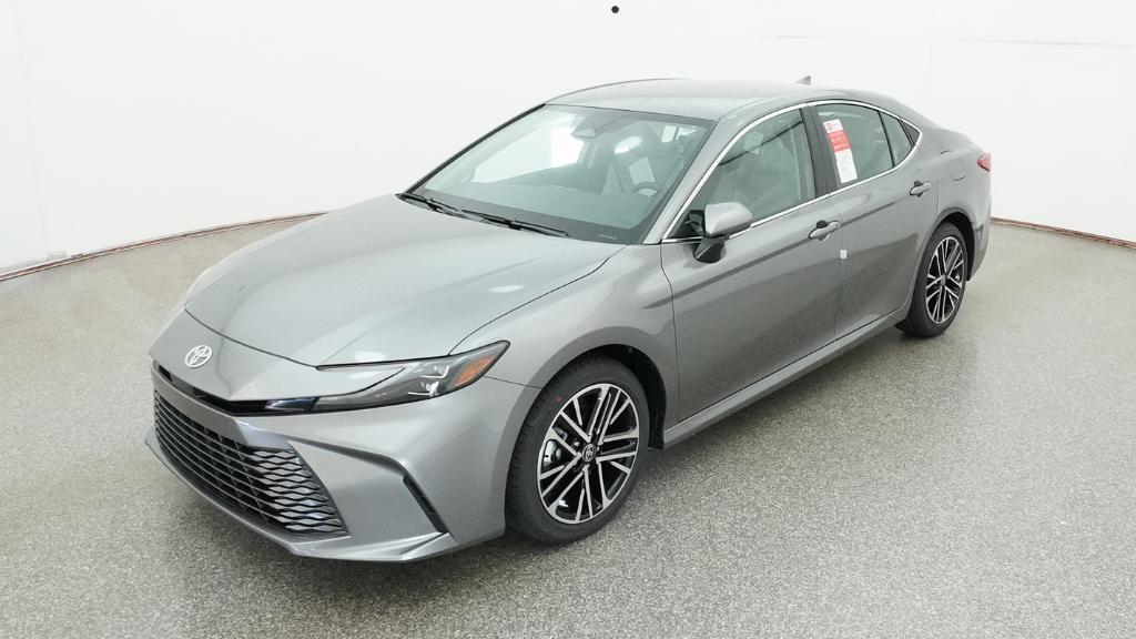 2026 Toyota Camry XLE Hybrid's photo