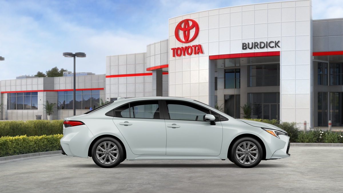 2026 Toyota Corolla XLE - Photo 12