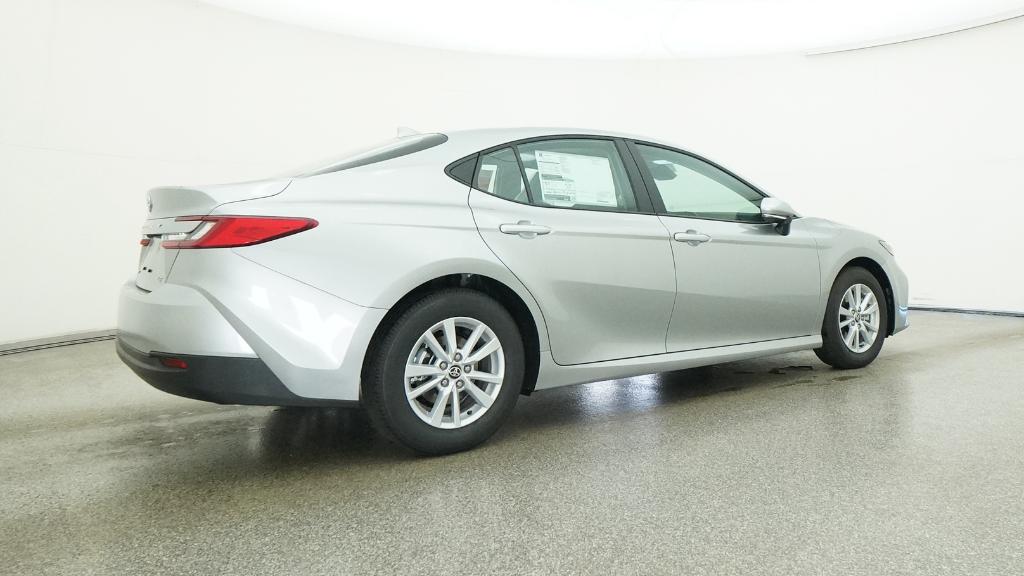 2026 Toyota Camry LE photo 4