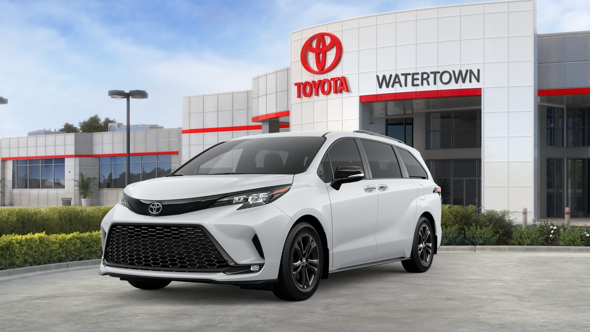 2026 Toyota Sienna XSE's photo