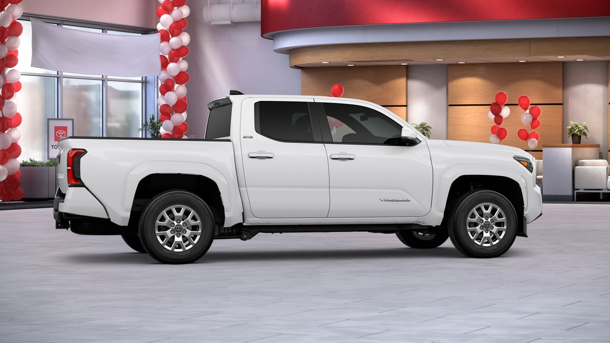 2025 Toyota Tacoma SR5 - Photo 13