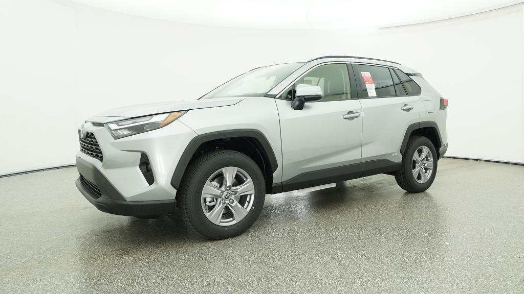 2025 Toyota RAV4 Hybrid XLE photo 4