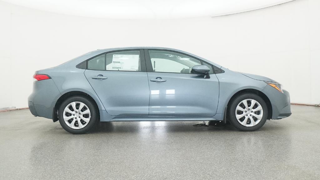 2026 Toyota Corolla LE photo 4
