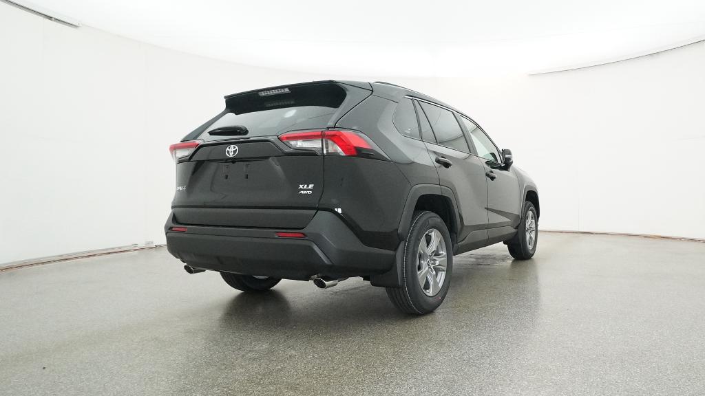 2025 Toyota RAV4 XLE photo 2