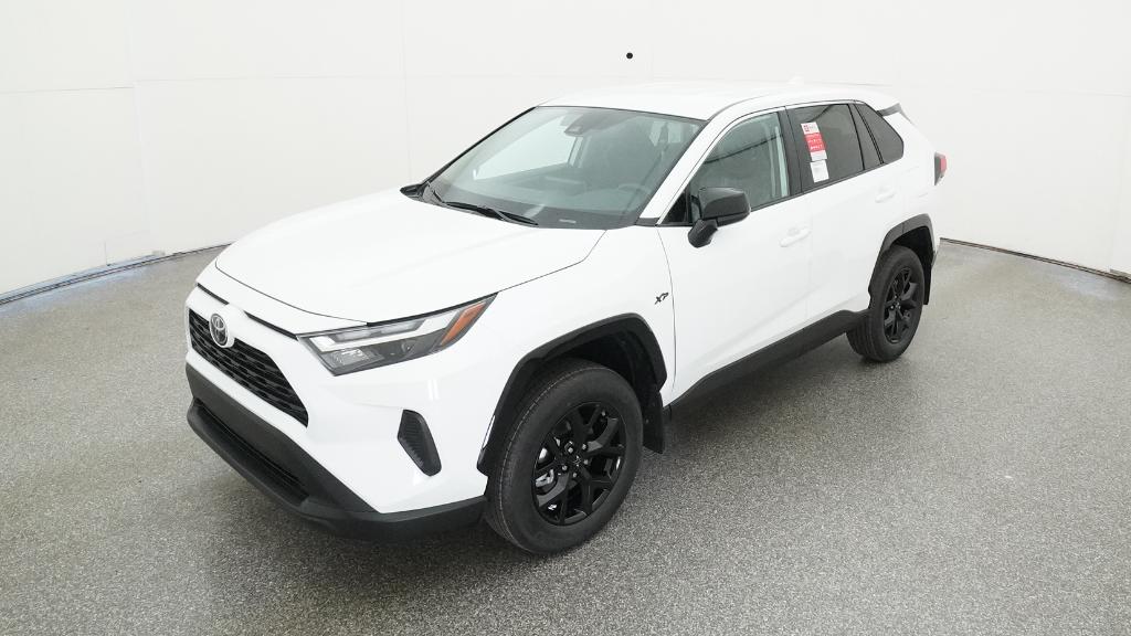 2025 Toyota RAV4 LE's photo