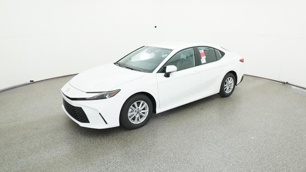 2026 Toyota Camry LE's photo