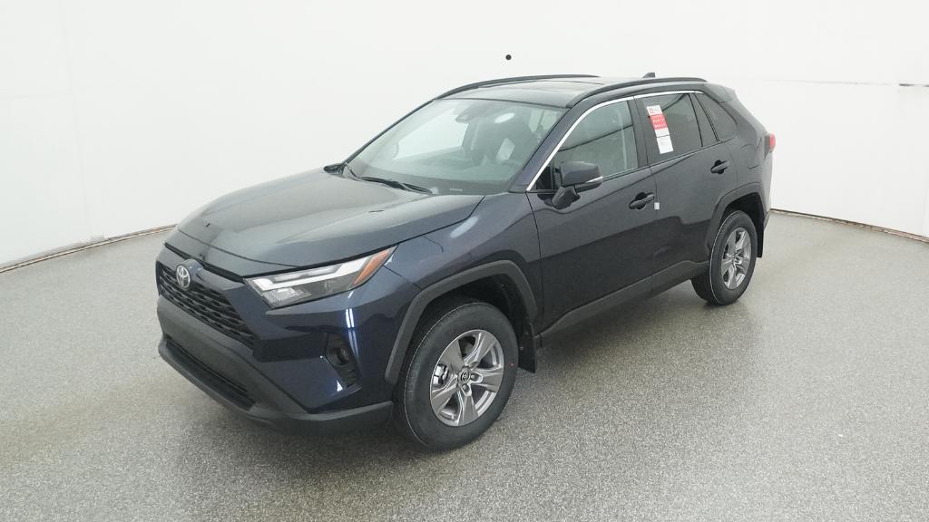 2025 Toyota RAV4 XLE's photo