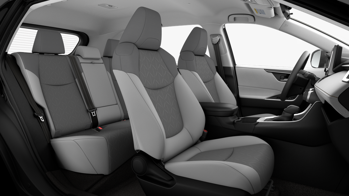 2025 Toyota RAV4 XLE photo 22